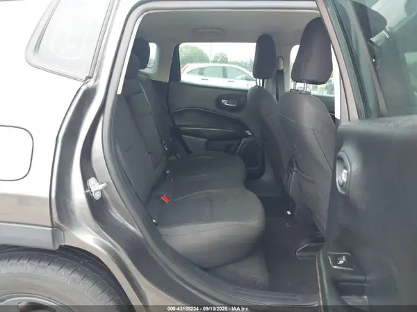3C4NJCABXKC685912 2019 JEEP COMPASS - Image 8