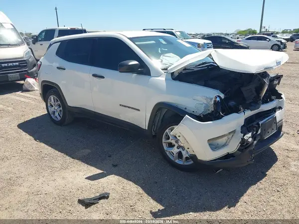 3C4NJCABXKT685845 2019 JEEP COMPASS - Image 1