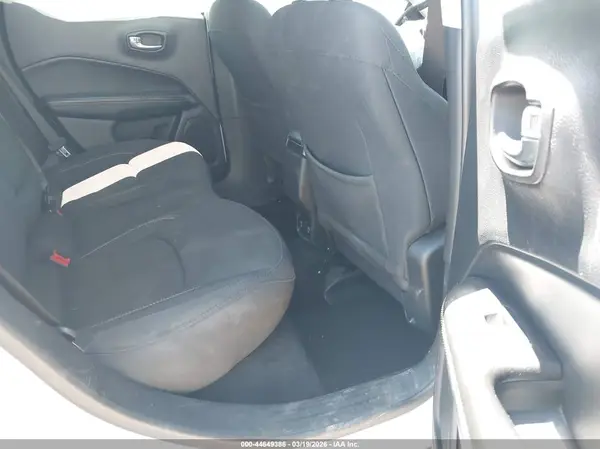 3C4NJCABXKT685845 2019 JEEP COMPASS - Image 8