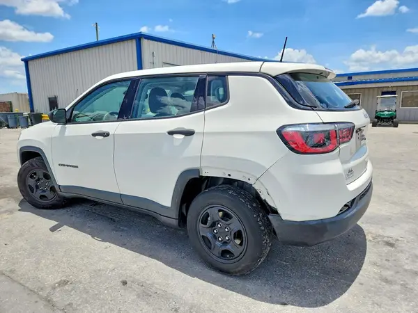 3C4NJCABXKT769745 2019 JEEP COMPASS - Image 2