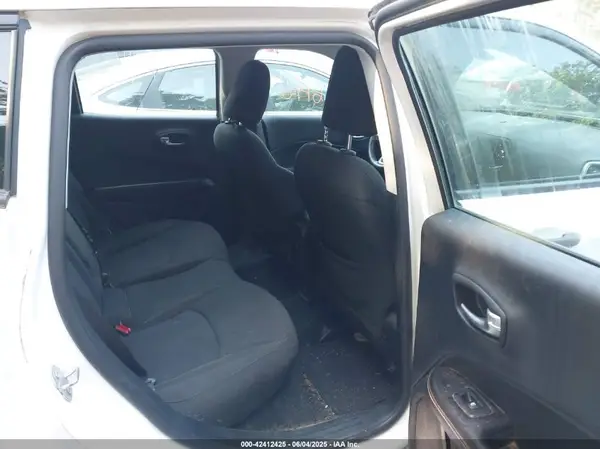 3C4NJCABXMT560279 2021 JEEP COMPASS - Image 8