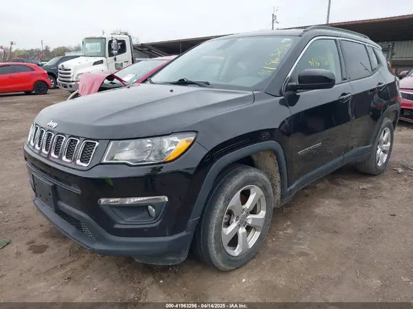 3C4NJCBB0HT652764 2017 JEEP COMPASS - Image 2