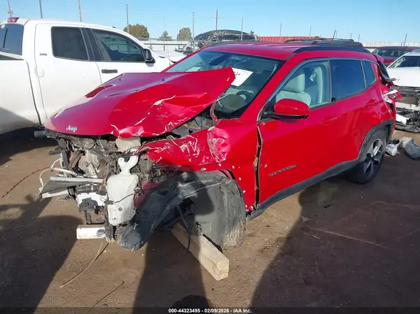 3C4NJCBB0JT102714 2018 JEEP COMPASS - Image 2