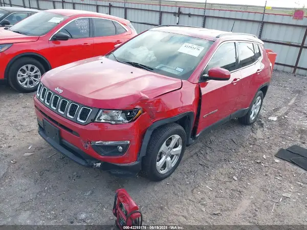 3C4NJCBB0JT124163 2018 JEEP COMPASS - Image 2