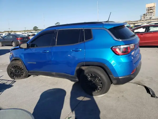 3C4NJCBB0JT125569 2018 JEEP COMPASS - Image 2