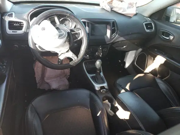 3C4NJCBB0JT125569 2018 JEEP COMPASS - Image 8