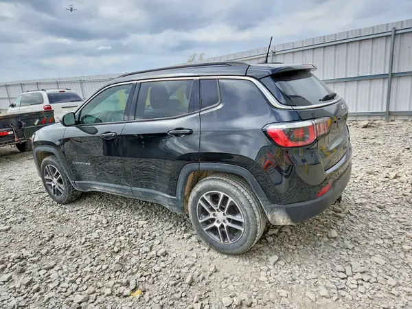 3C4NJCBB0JT137477 2018 JEEP COMPASS - Image 2