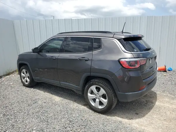 3C4NJCBB0JT137575 2018 JEEP COMPASS - Image 2