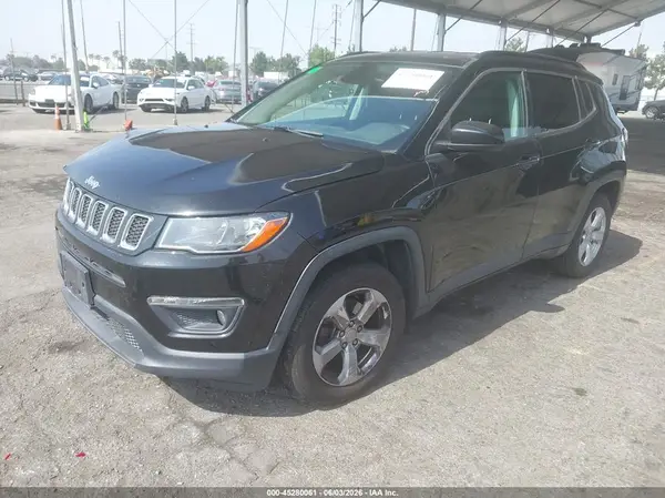3C4NJCBB0JT165540 2018 JEEP COMPASS - Image 2