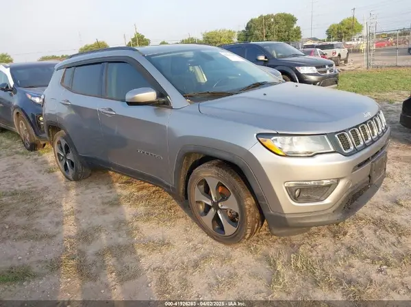 3C4NJCBB0JT165554 2018 JEEP COMPASS - Image 1