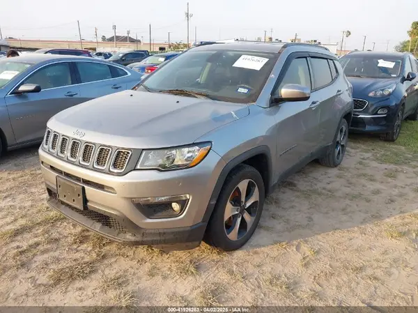 3C4NJCBB0JT165554 2018 JEEP COMPASS - Image 2