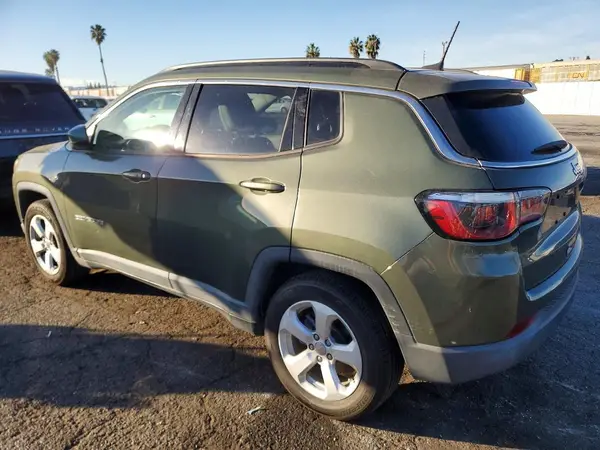 3C4NJCBB0JT181821 2018 JEEP COMPASS - Image 2