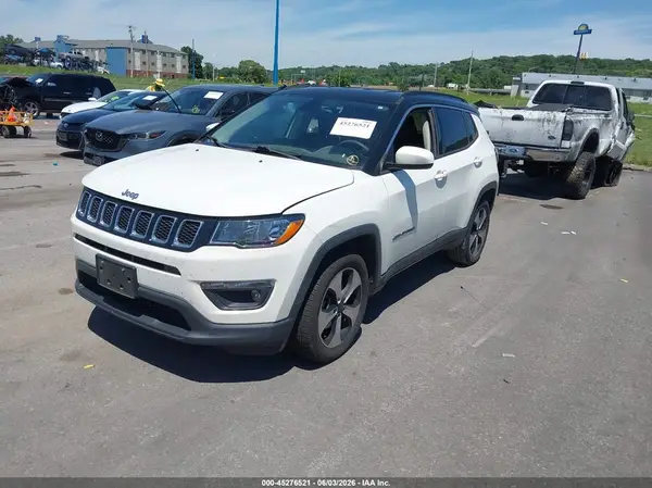 3C4NJCBB0JT182385 2018 JEEP COMPASS - Image 2