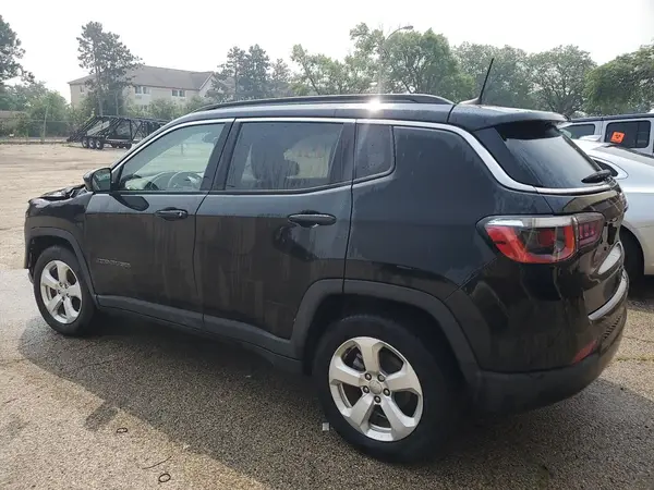 3C4NJCBB0JT186694 2018 JEEP COMPASS - Image 2