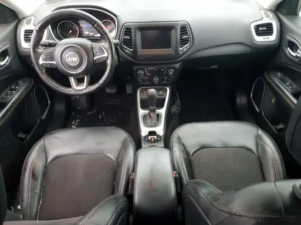 3C4NJCBB0JT194584 2018 JEEP COMPASS - Image 8