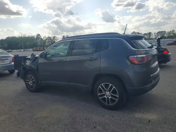 3C4NJCBB0JT194827 2018 JEEP COMPASS - Image 2