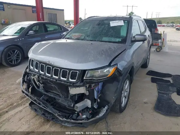 3C4NJCBB0JT227017 2018 JEEP COMPASS - Image 2