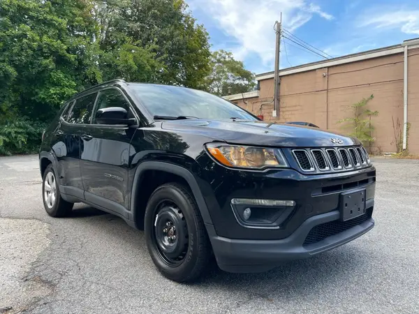 3C4NJCBB0JT228748 2018 JEEP COMPASS - Image 1