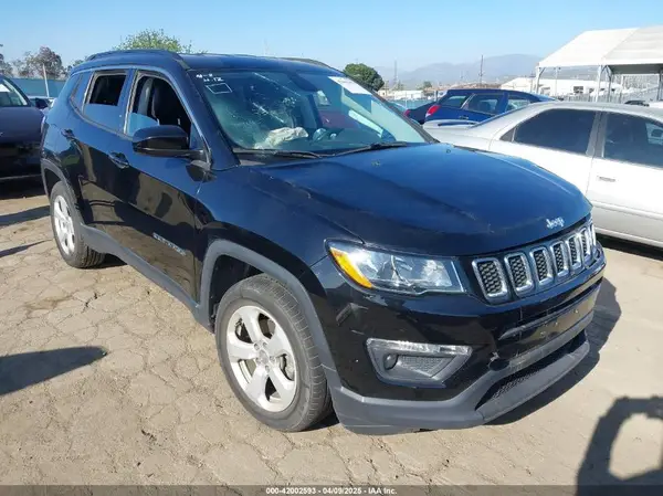 3C4NJCBB0JT233741 2018 JEEP COMPASS - Image 1