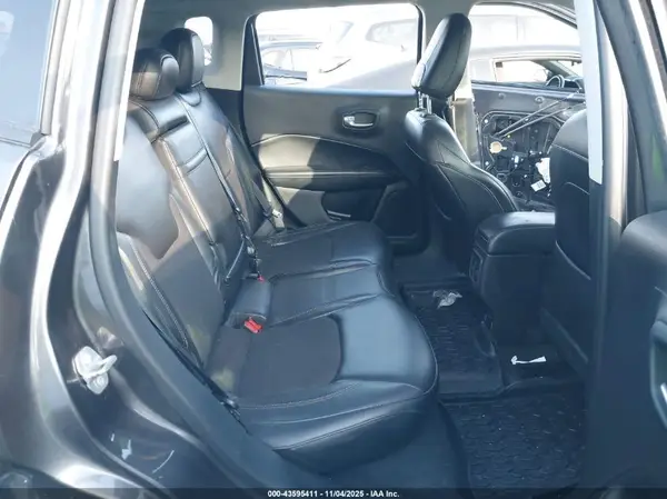 3C4NJCBB0JT266612 2018 JEEP COMPASS - Image 8