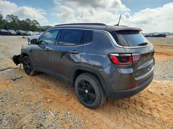 3C4NJCBB0JT268201 2018 JEEP COMPASS - Image 2