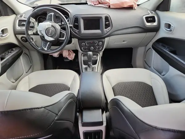 3C4NJCBB0JT268201 2018 JEEP COMPASS - Image 8