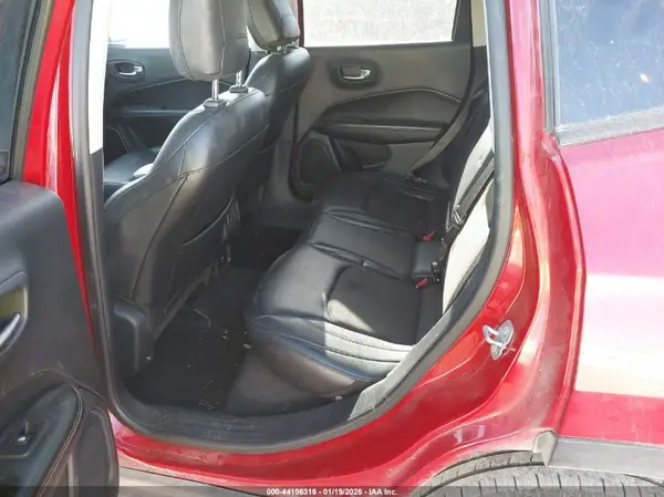3C4NJCBB0JT286777 2018 JEEP COMPASS - Image 8