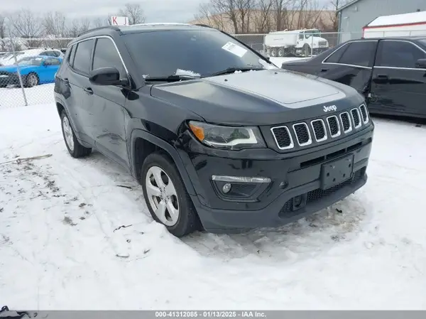 3C4NJCBB0JT293129 2018 JEEP COMPASS - Image 1