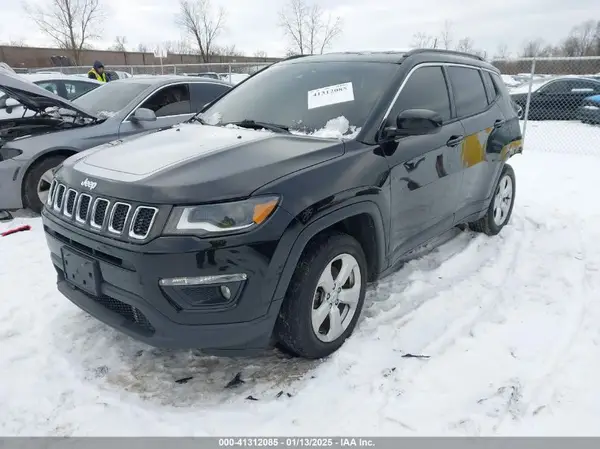 3C4NJCBB0JT293129 2018 JEEP COMPASS - Image 2