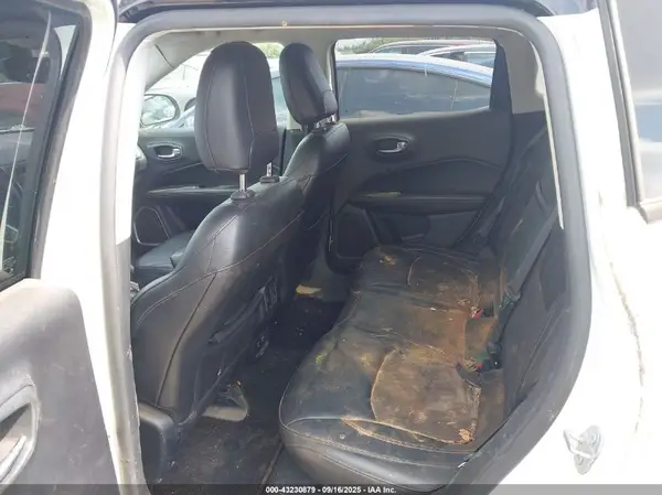 3C4NJCBB0JT300094 2018 JEEP COMPASS - Image 8