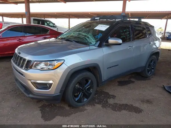 3C4NJCBB0JT300192 2018 JEEP COMPASS - Image 2