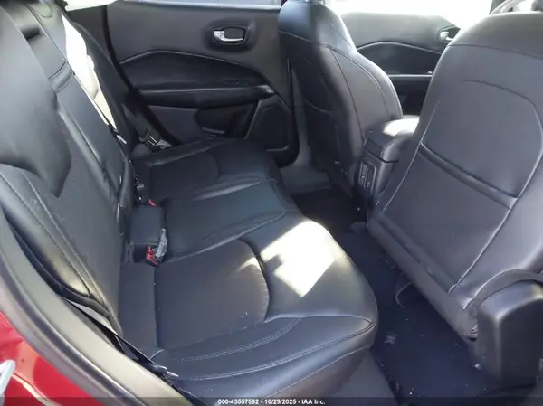 3C4NJCBB0JT304954 2018 JEEP COMPASS - Image 8