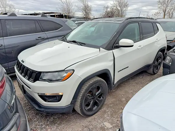 3C4NJCBB0JT318823 2018 JEEP COMPASS - Image 2
