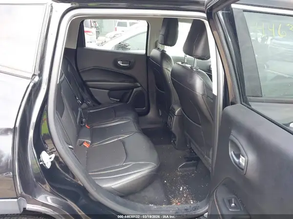 3C4NJCBB0JT335329 2018 JEEP COMPASS - Image 8