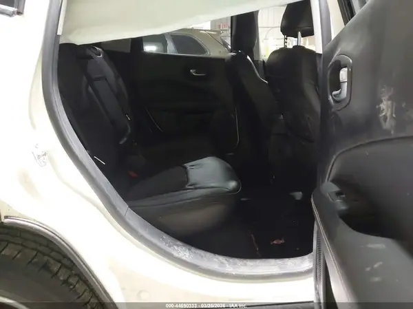 3C4NJCBB0JT356195 2018 JEEP COMPASS - Image 8
