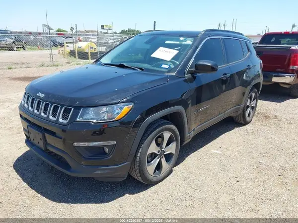 3C4NJCBB0JT374678 2018 JEEP COMPASS - Image 2