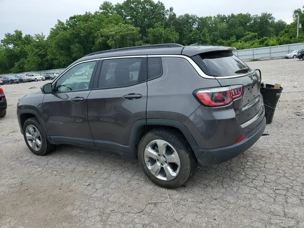3C4NJCBB0JT376754 2018 JEEP COMPASS - Image 2
