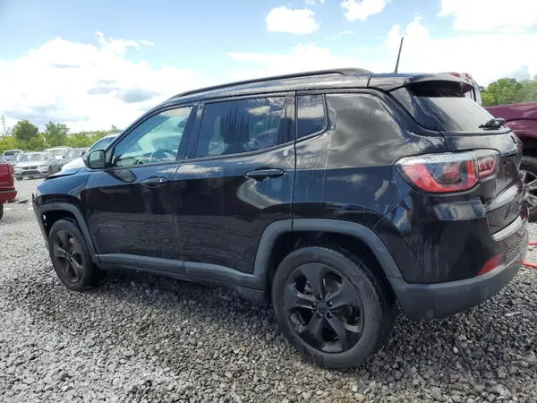 3C4NJCBB0JT407517 2018 JEEP COMPASS - Image 2
