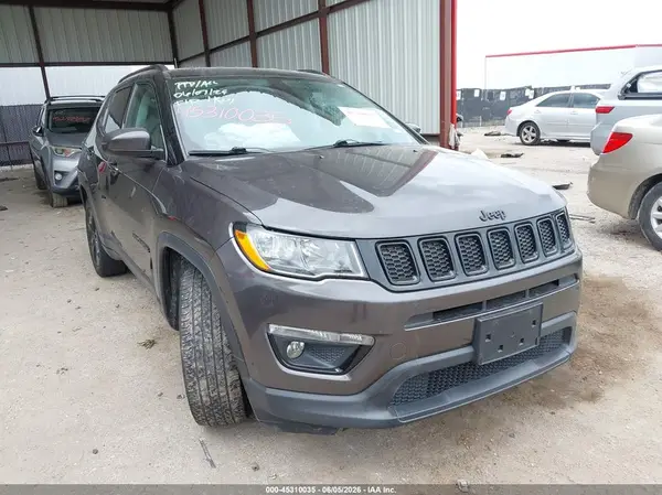 3C4NJCBB0JT407727 2018 JEEP COMPASS - Image 1