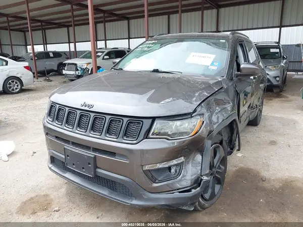 3C4NJCBB0JT407727 2018 JEEP COMPASS - Image 2