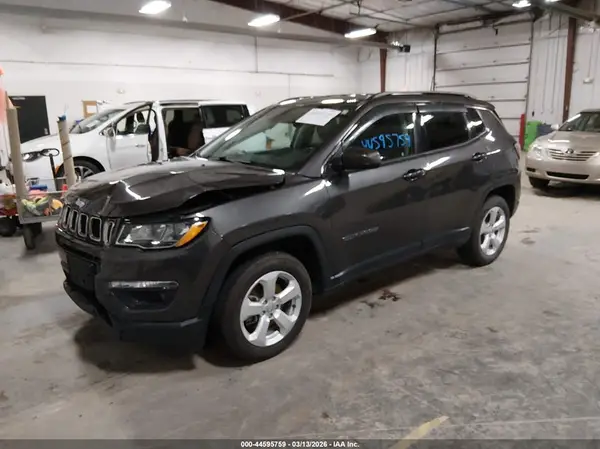 3C4NJCBB0JT414290 2018 JEEP COMPASS - Image 2
