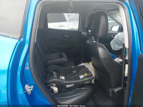 3C4NJCBB0JT438590 2018 JEEP COMPASS - Image 8