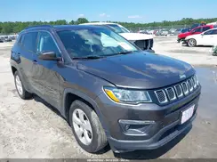 3C4NJCBB0JT465059 2018 JEEP COMPASS