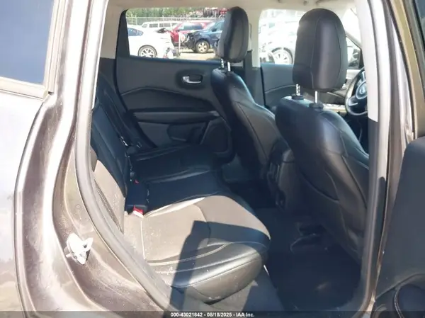 3C4NJCBB0JT465059 2018 JEEP COMPASS - Image 8