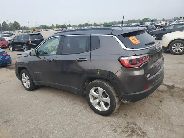 3C4NJCBB0JT468267 2018 JEEP COMPASS - Image 2