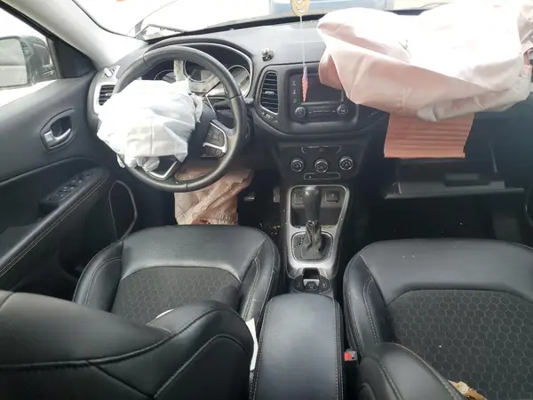 3C4NJCBB0JT468267 2018 JEEP COMPASS - Image 8