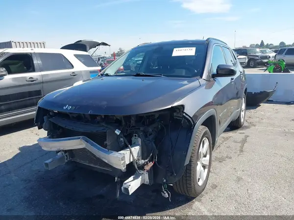 3C4NJCBB0JT469080 2018 JEEP COMPASS - Image 2
