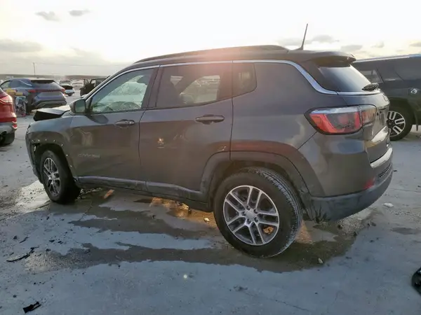 3C4NJCBB0JT489023 2018 JEEP COMPASS - Image 2