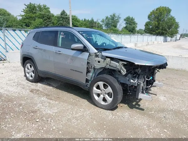 3C4NJCBB0KT637642 2019 JEEP COMPASS - Image 1