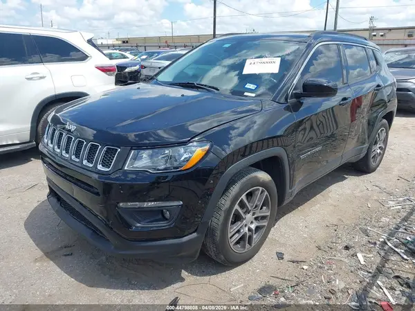3C4NJCBB0KT676764 2019 JEEP COMPASS - Image 2